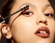 Top 7 mascara không trôi, chống nước được yêu thích nhất hiện nay