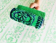 Tự tay làm mới không gian cùng con lăn sơn hoa văn đẹp, sang như dùng giấy dán tường