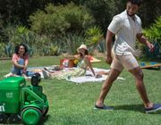 Heineken giới thiệu robot thùng lạnh B.O.T. sử dụng công nghệ AI