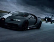 Siêu xe Bugatti Chiron - Les Légendes du Ciel - đọ sức với phản lực cơ Dassault Rafael Marine Fighter Jet