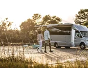 Airstream x Mercedes-Benz 2021 Atlas Touring Coach sở hữu nội thất xa hoa như khách sạn 5 sao