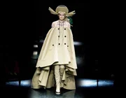 Jean Paul Gaultier Haute Couture Thu Đông 2021 - Cuôc song hành cùng Chitose Abe