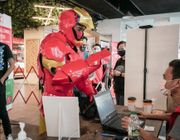 Cosplay thành siêu anh hùng, thủy thủ mặt trăng... đi tiêm vaccine