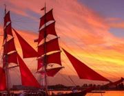 Ngoài EURO 2020, hãy đến Saint Peterburg hòa mình vào lễ hội Cánh buồm đỏ thắm