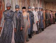 Dior Couture Thu Đông 2021: Tôn vinh tính chân thực của thời trang