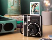 Máy ảnh Instax Mini 40 - Món phụ kiện thời trang cá tính