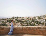 Nếu bạn chỉ đến thăm một thành phố ở Tây Ban Nha, đó phải là Granada
