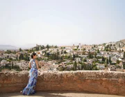 Nếu bạn chỉ đến thăm một thành phố ở Tây Ban Nha, đó phải là Granada