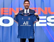 Mẫu áo thi đấu của Lionel Messi tại PSG “cháy hàng” chỉ sau 30 phút