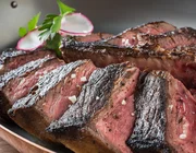 Bò ủ khô Dry-Aged - món ăn ưa thích của giới thượng lưu