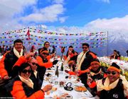 15 phút ăn sáng trên đỉnh Everest với giá 5000 USD/người