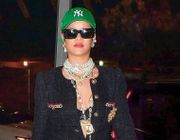 Những lần diện nguyên “cây” hàng hiệu xuống phố của Rihanna