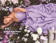 Ariana Grande ra mắt nước hoa “sạch” mang tên “God Is A Woman”