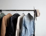H&M đang bắt đầu trong lĩnh vực resale: Tại sao các nhà bán lẻ chú trọng mô hình bán lại đồ cũ?