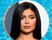 Kylie Jenner mở rộng kinh doanh sang lĩnh vực đồ bơi