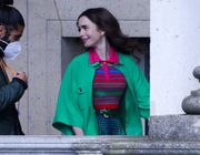 Emily In Paris mùa 2 - Cuộc sống chân thật hơn của cô nàng Emily tại Kinh đô thời trang