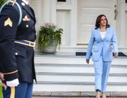 Phó tổng thống Mỹ Kamala Harris chuộng trang sức ngọc trai