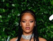 Ca sĩ Rihanna trở thành tỷ phú USD