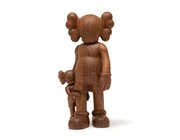 350 triệu VNĐ để sở hữu một mô hình KAWS bằng gỗ?