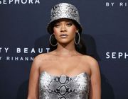 Rihanna và sở thích sưu tầm mũ bucket