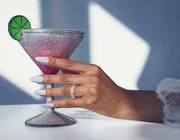 Beyoncé diện túi cocktail 6000 đô mừng sinh nhật tuổi 40