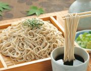 Vì sao người Nhật nổi tiếng tao nhã lại thích húp xì xụp thành tiếng khi ăn mì?