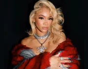 Cùng với Lisa, nữ rapper Saweetie trở thành gương mặt đại diện toàn cầu của MAC Cosmetics
