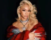 Cùng với Lisa, nữ rapper Saweetie trở thành gương mặt đại diện toàn cầu của MAC Cosmetics
