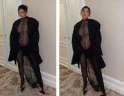 Thời trang đầm bầu xuyên thấu của nữ triệu phú Kylie Jenner