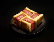 Nhà hàng WagyuMafia và món sandwich bò Wagyu trứ danh toàn thế giới