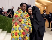 Ngắm lại những khoảnh khắc thảm đỏ MET Gala ấn tượng nhất của Rihanna