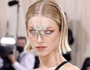Người đẹp chuyển giới Hunter Schafer gây ấn tượng mạnh tại Met Gala