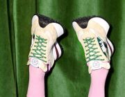Stella McCartney thay đổi “cuộc chơi sneakers” với dòng sản phẩm bền vững