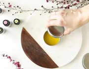 Những điều cần biết về nước hoa khô dạng sáp