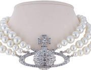 Sự trở lại của chuỗi choker ngọc trai Vivienne Westwood