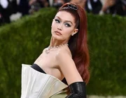 Xu hướng đính đá nổi lên sau Met Gala
