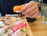 Người Nhật thưởng thức sushi như thế nào?