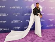 Billy Porter diện đầm đính nơ, nổi bật trên thảm đỏ ra mắt Cinderella