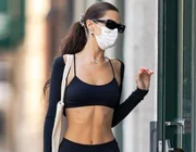 Bella Hadid và mốt mặc đồ tập gym ra đường