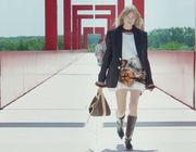 Louis Vuitton- Cruise 2022: Đắm chìm vào vũ trụ và thiên hà bao la