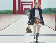 Louis Vuitton- Cruise 2022: Đắm chìm vào vũ trụ và thiên hà bao la