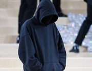 Balenciaga là thương hiệu “hot” nhất thế giới quý IV 2021