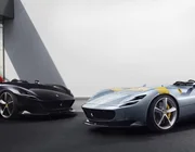 Siêu xe Ferrari Monza: Giá cực khủng nhưng nắng mưa vẫn phải... “che dù”