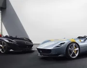Siêu xe Ferrari Monza: Giá cực khủng nhưng nắng mưa vẫn phải... “che dù”