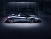 Gordon Murray Automotive ra mắt siêu xe T.33 trị giá 1,8 triệu USD với động cơ V12