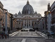 Du khách Mỹ đập vỡ hai tác phẩm điêu khắc ở Bảo tàng Vatican