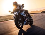 BMW Motorrad ra mắt M1000R 2023 mẫu siêu mô tô M thứ 2
