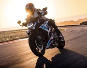 BMW Motorrad ra mắt M1000R 2023 mẫu siêu mô tô M thứ 2