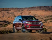 Triển lãm ô tô Việt Nam 2022: Jeep Grand Cherokee ra mắt với giá hơn 6 tỷ