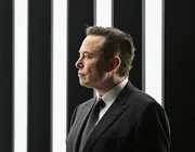 Tỷ phú Elon Musk nhắn nhủ gì với chính mình thời trẻ?